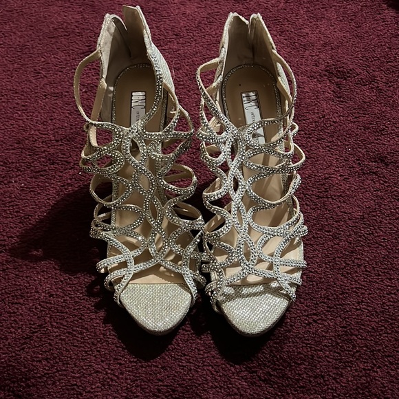 beautiful heels - Picture 3 of 5